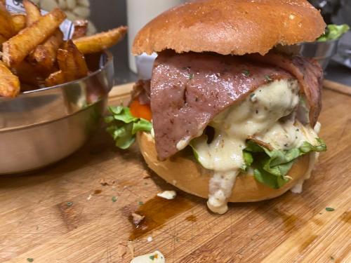 Hôtel Brasserie L'ESCALE, secteur Gare de Bergerac (Hotel Brasserie L'ESCALE, secteur Gare de Bergerac) in แบร์ฌรัค