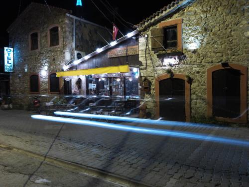 Otel Yorgo Seferis - Tap to explore photos