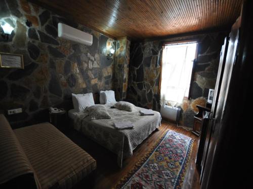 Hotel Yorgo Seferis Residance - Tap to explore photos