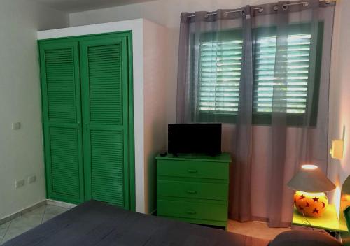1 queen bed