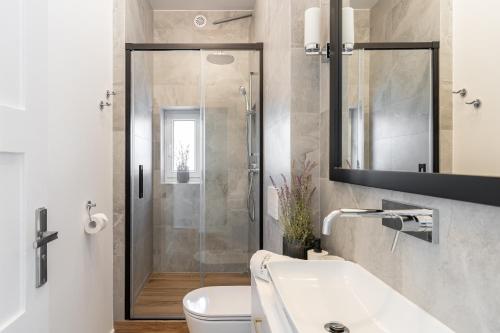 London - Cozy City Stay by Lion Apartments Sopot - image 3