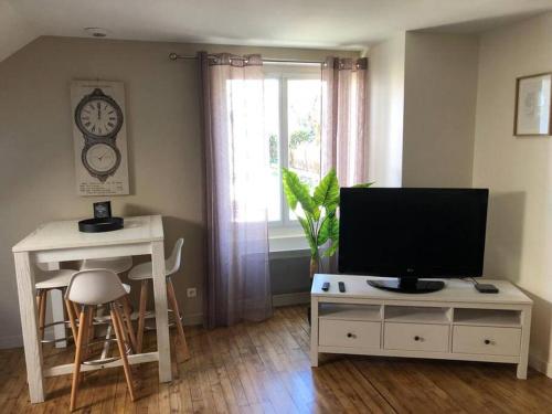 Logement à Brive, près du centre-ville et de la gare - Climatisation, fibre internet et stationnement gratuit, Brive-la-Gaillarde (foto 4)