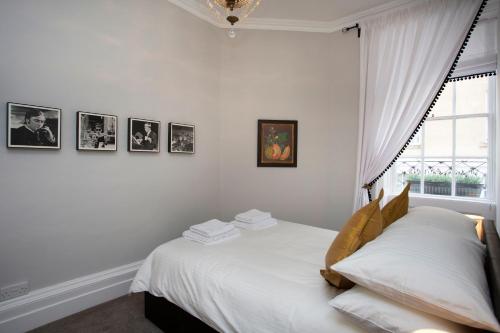 1 Bed Georgian Apartment in Bath City Centre, Bath (photo 4)