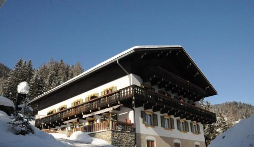 Gstattlhof Mountain Lodge - Apartment - Braies