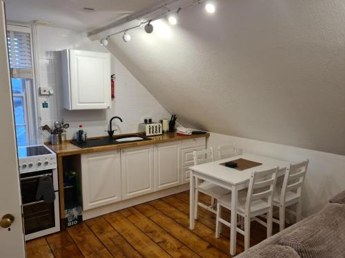 B&B Weymouth - The Loft Apartment - Bed and Breakfast Weymouth