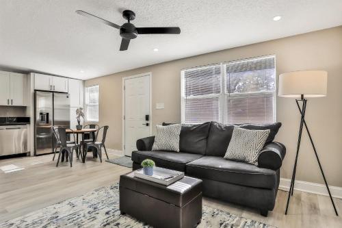 1st floor, 1 bedroom - Villa on a shaded street