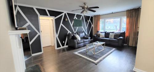 3 Bedroom SW Atlanta home away from home! in Atlanta, USA