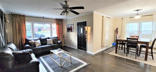 3 Bedroom SW Atlanta home away from home! in Atlanta, USA