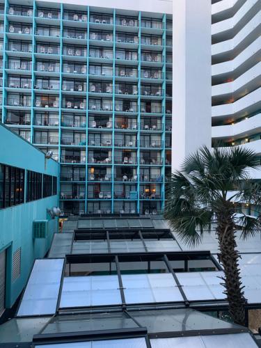Upgraded Studio at Landmark Resort ! 17 pools, lazy rivers, jacuzzis! 814 in Myrtle Beach, USA