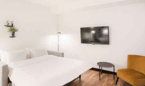 348550717 Radisson Blu 1882 Hotel, Barcelona Sagrada Familia