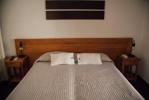 2 twin beds