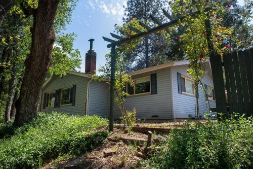 Magic Escape - 3BA 2BA Home - image 11