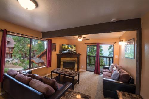 Yosemite Aviary - 5BR/4BA Holiday Home - image 6