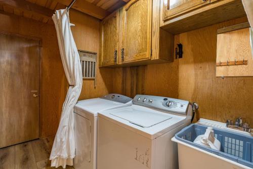 Yosemite Vista - 3BR/2BA Holiday Home - image 10