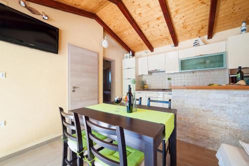Superior Apartment image 3