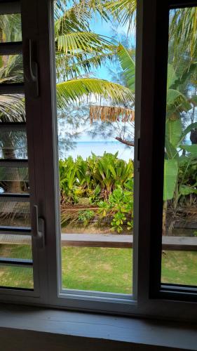 View, Mara'ai le spot Tubuai Chambre triple Taahueia Deluxe SDB privee avec piscine in Austral Islands