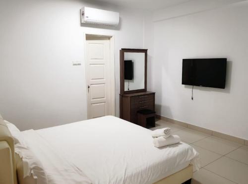 Mansion One 3 Bedroom SEAVIEW Gurney Georgetown 1-13Pax