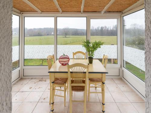 Spacious apartment in Chiny with garden gîte à louer Prés du Taureau