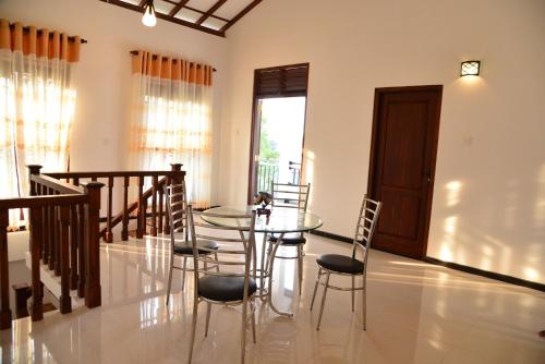 Three-Bedroom Apartment image 8