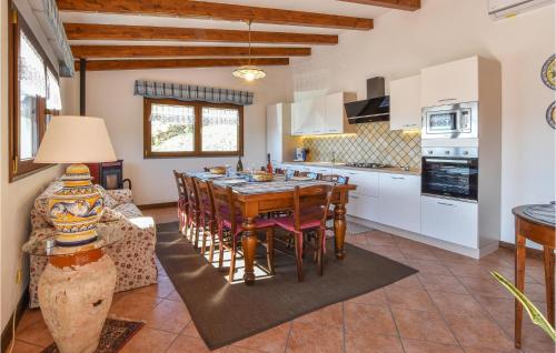 Amazing home in Troina with WiFi and 2 Bedrooms