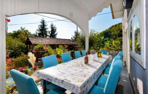 Cozy Home In Nespes With Kitchen