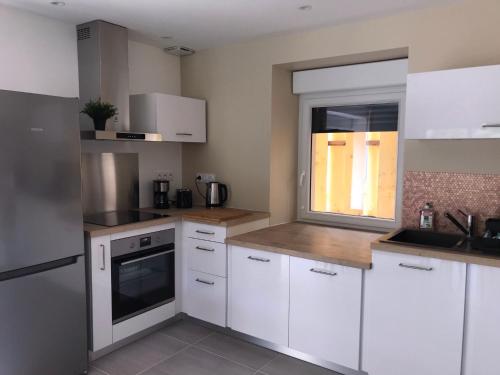 Kitchen, Les 4 gites de la Saisse in Pont-de-Poitte