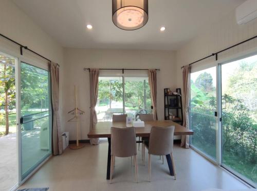 Morinaka Craftfe & Poshtel in พังโคน