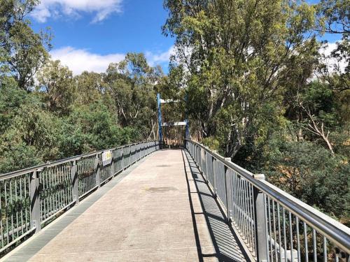 Lovely 2 BR Spa apartment, Opposite Shepp Lake - Tap to explore photos