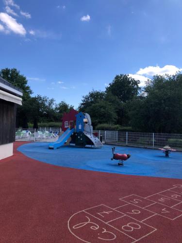 Playground, Cottage 102 in Le Poitrineau
