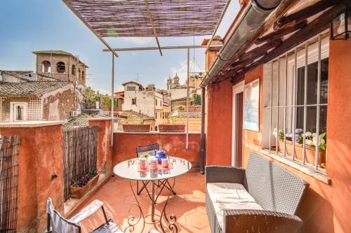 Lovely Attic with Private Terrace by Piazza Navona