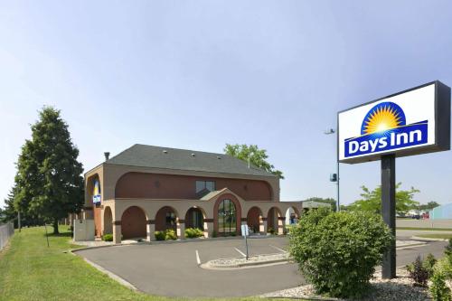 Days Inn by Wyndham Willmar - Accommodation