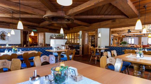 Restaurant, Aktivhotel & Gasthof Schmelz Ihr Urlaubs Hotel in Inzell mit Wellness Hallenbad, Alpensauna & Dampfb in Inzell