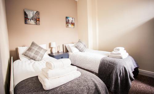 Contractor House, Sleeps 5, Close To Restaurant's And Bars, Long Stays Available, Oveyo Accommodatio