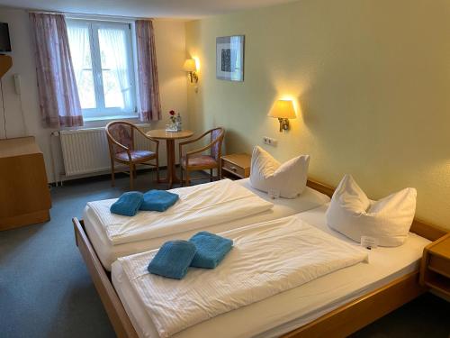 1 queen bed