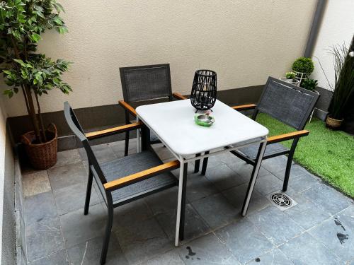 Modern cozy studio with backyard, Antwerpia (zdjęcie 10)