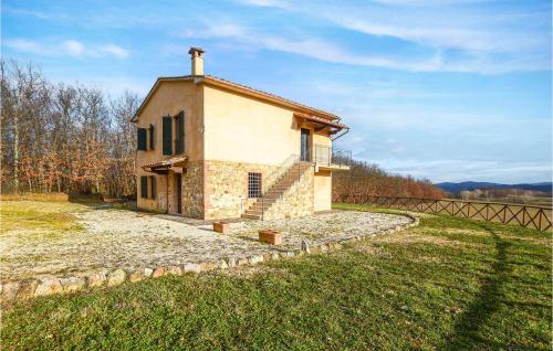 Beautiful home in Chiusdino with WiFi and 5 Bedrooms gîte à louer Montalcinello