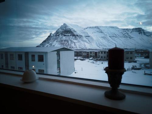 Apartment with Amazing Mountain View