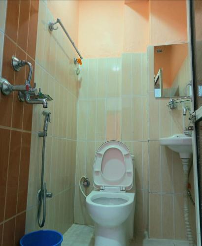 Hotel Aarjan And Restaurant – Pokhara, FL