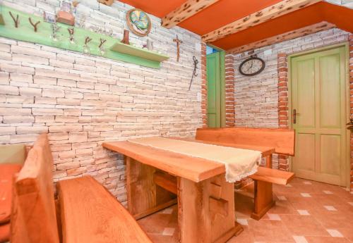 House Ruby - image 3