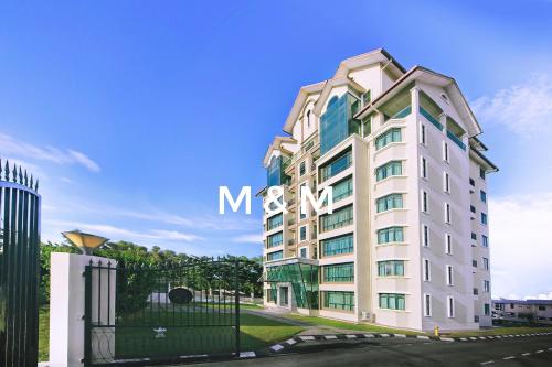 AA Residen Luxury Condo HOMESTAY 18mins walk Tanjung Aru Beach & GOLF Course, not Beach Side Resort