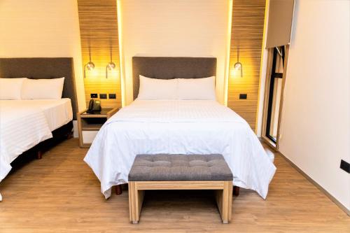 Standard Double Room with Two Double Beds image 10