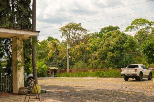 Exterior view, Hotel El Arco in Zona 1