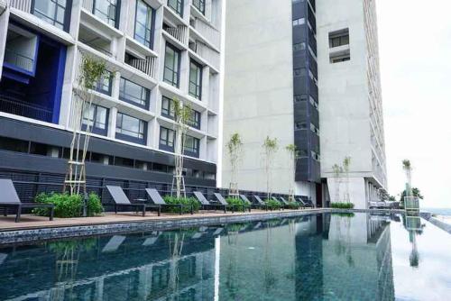 9am-5pm, SAME DAY CHECK IN AND CHECK OUT, Work from Home, Comfy & Quiet Tamarind Suites-Cyberjaya by photo