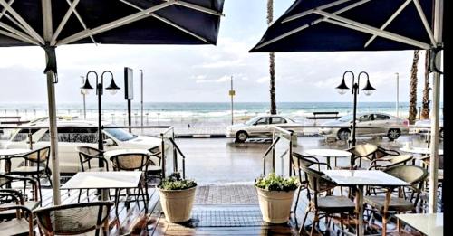 Étterem, Hotel Apartment TLV-bat yam 81 in Bat Yam