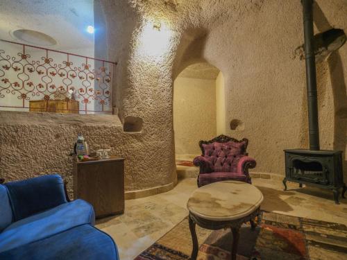 Kalsedon Cave Suites