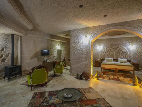 Kalsedon Cave Suites