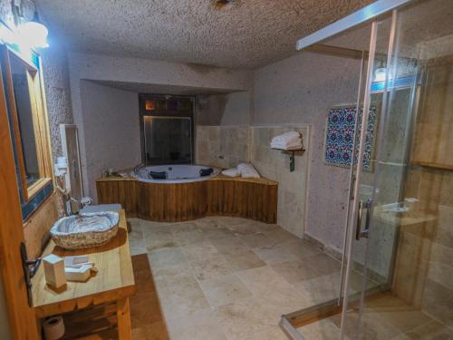 Kalsedon Cave Suites