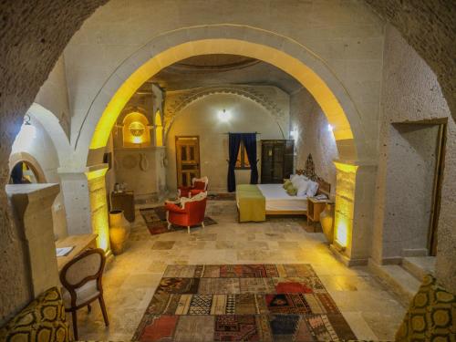 Kalsedon Cave Suites