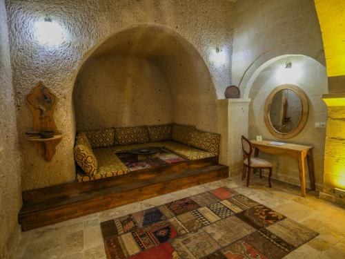 Kalsedon Cave Suites