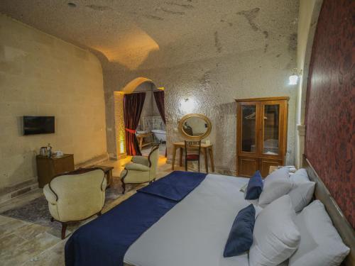 Kalsedon Cave Suites